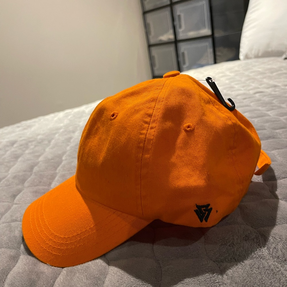 Men’s Orange hat new w tags